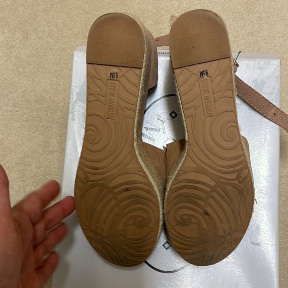 9.5 Steve Madden Wedge Sandals - Picture 4 of 4